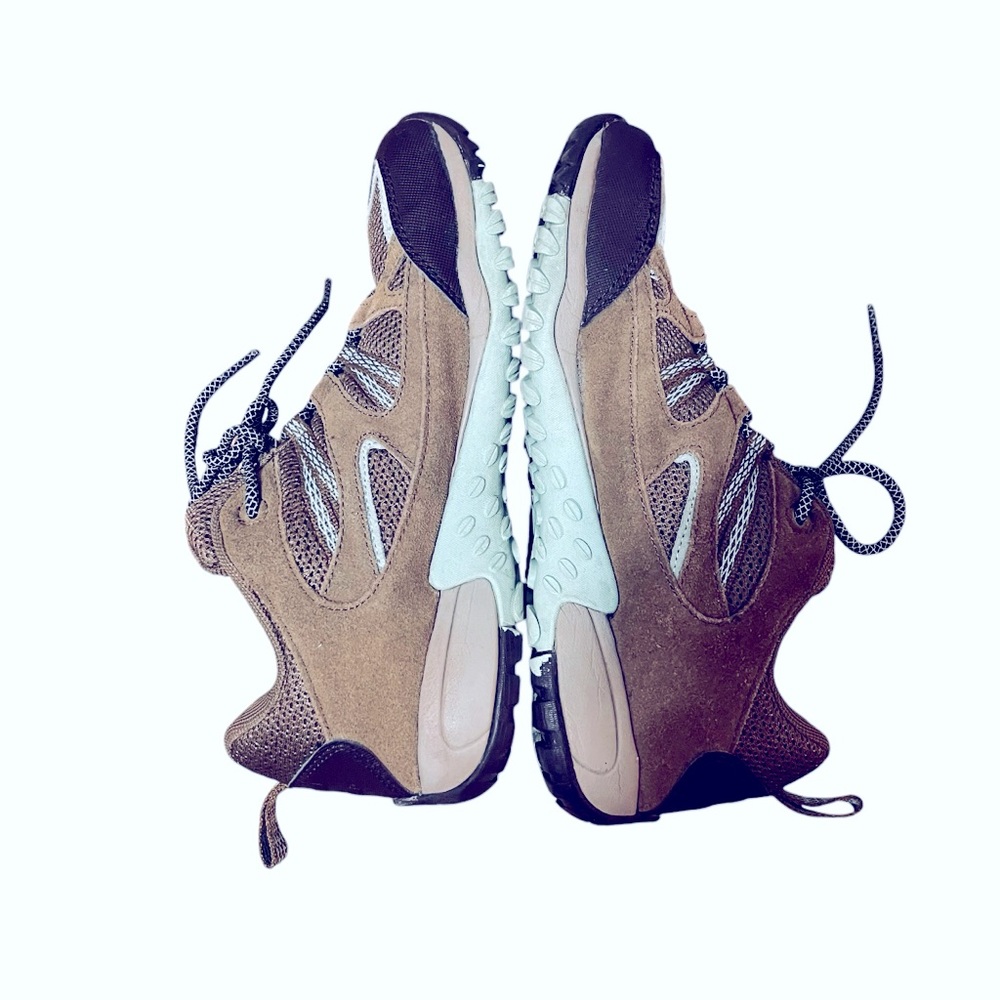 Merrell Women’s Hiking Trail Shoes, Kangaroo Eggshell Colorway - Picture 3 of 15